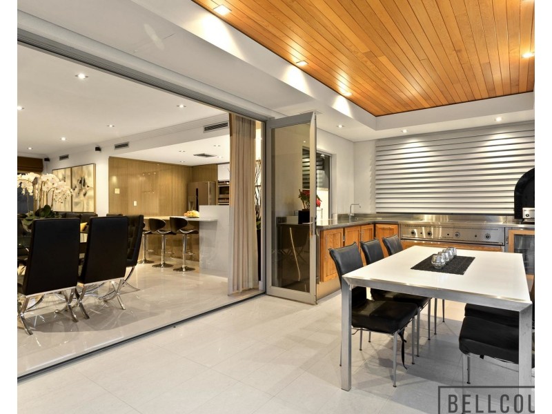 11 Letchworth Centre Avenue, Salter Point WA 6152