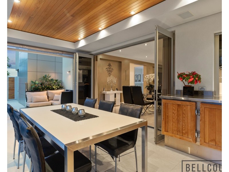 11 Letchworth Centre Avenue, Salter Point WA 6152