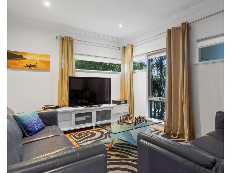 11 Letchworth Centre Avenue, Salter Point WA 6152