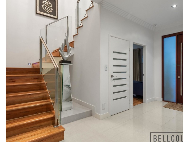 11 Letchworth Centre Avenue, Salter Point WA 6152