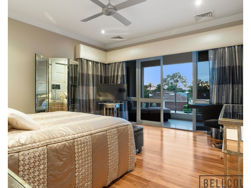11 Letchworth Centre Avenue, Salter Point WA 6152