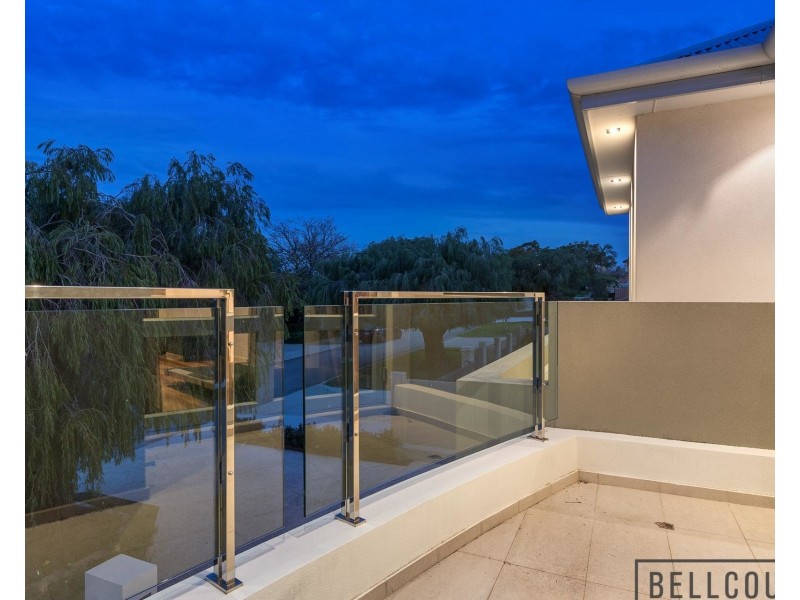 11 Letchworth Centre Avenue, Salter Point WA 6152