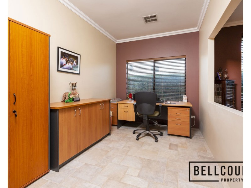 8 Wonil Way, Karawara WA 6152