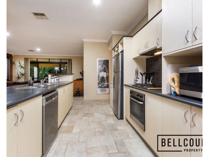 8 Wonil Way, Karawara WA 6152