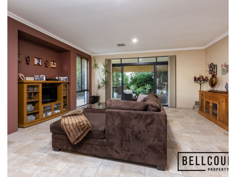 8 Wonil Way, Karawara WA 6152