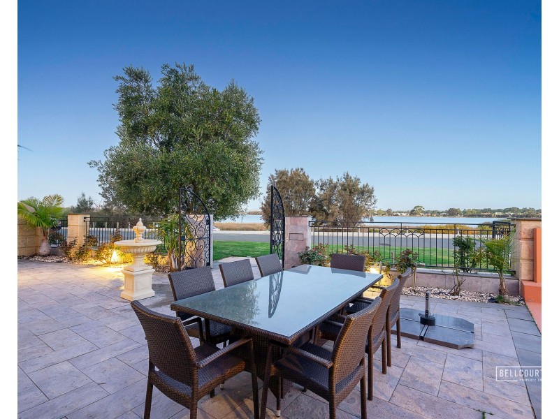 13 Salter Point Parade, Salter Point WA 6152