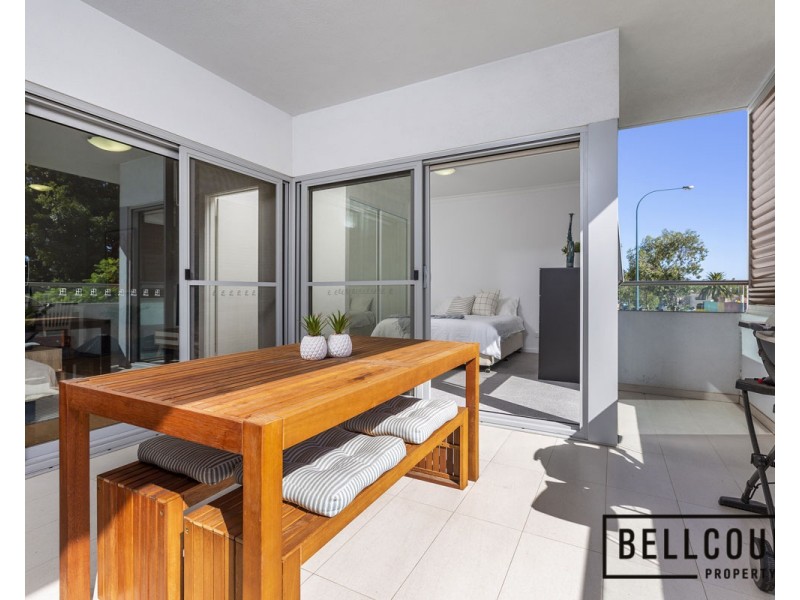 4/2 Rowe Avenue, Rivervale WA 6103