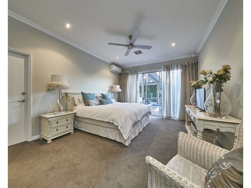 3 Philp Avenue, Como WA 6152
