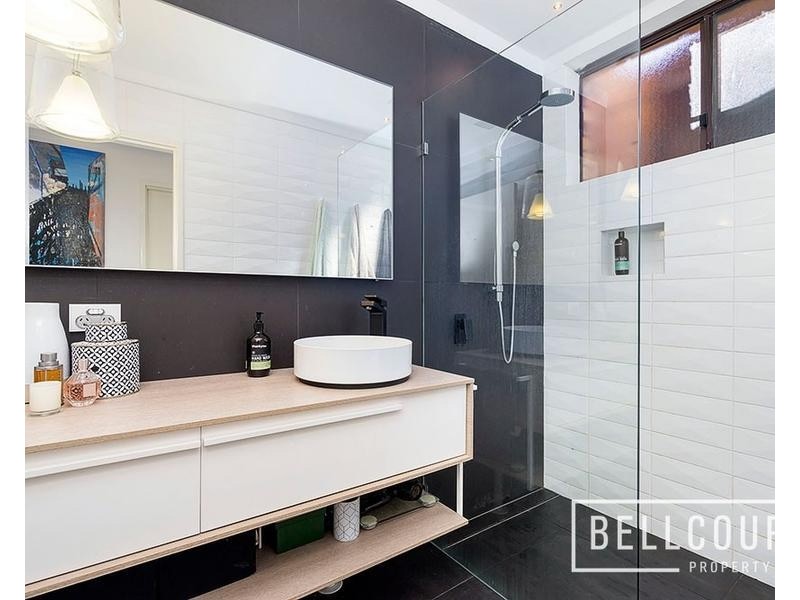 2/68 Mary Street, Como WA 6152