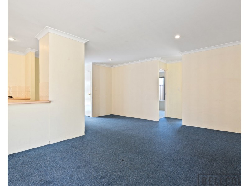 8 Courtland Crescent, Redcliffe WA 6104