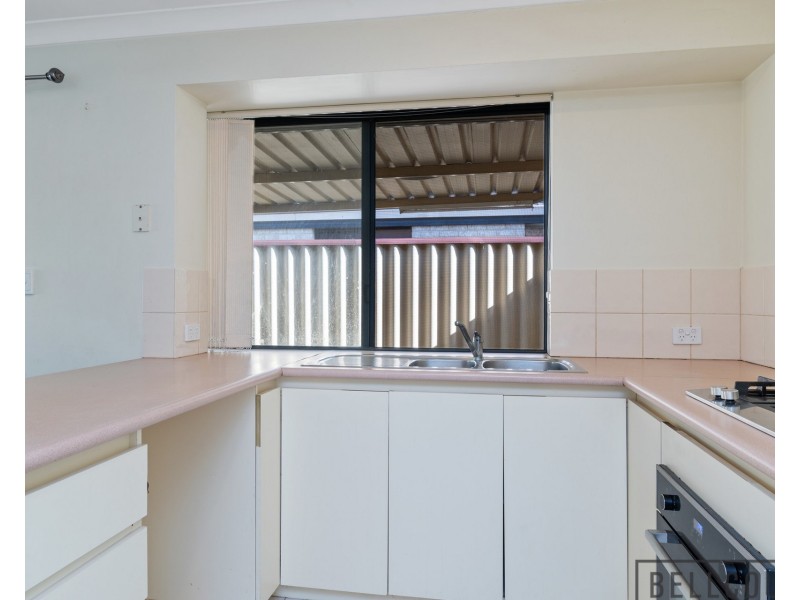 8 Courtland Crescent, Redcliffe WA 6104