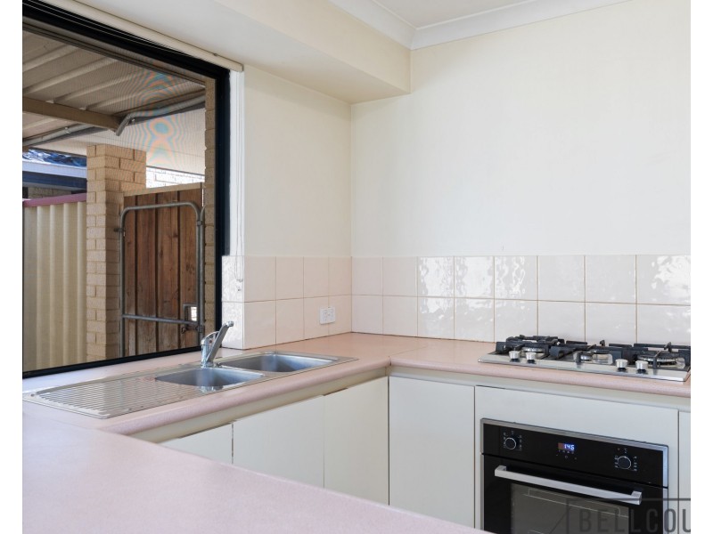 8 Courtland Crescent, Redcliffe WA 6104