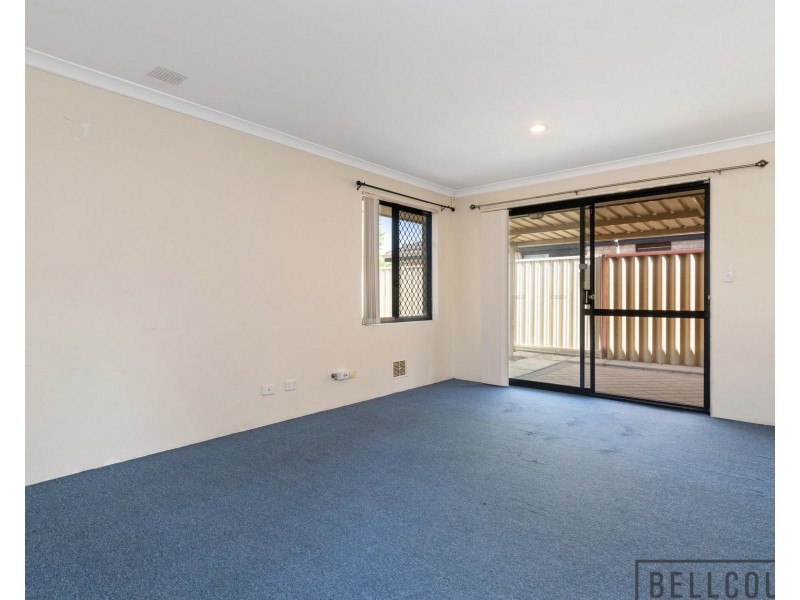 8 Courtland Crescent, Redcliffe WA 6104