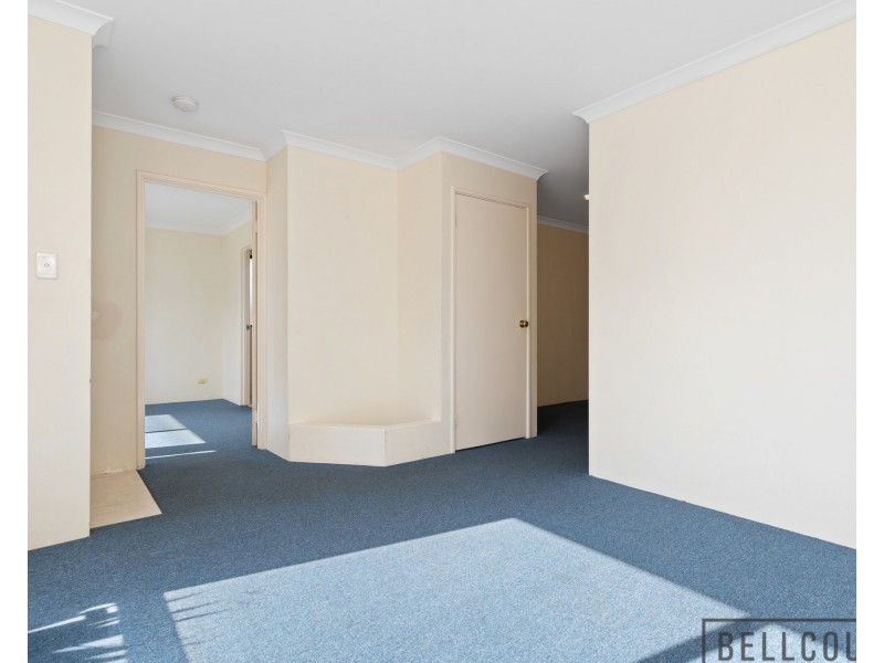 8 Courtland Crescent, Redcliffe WA 6104