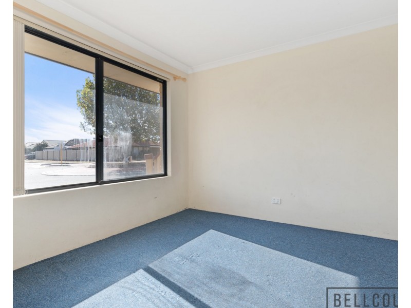 8 Courtland Crescent, Redcliffe WA 6104