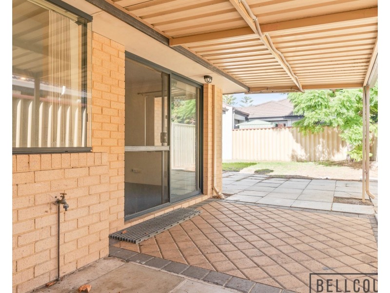 8 Courtland Crescent, Redcliffe WA 6104