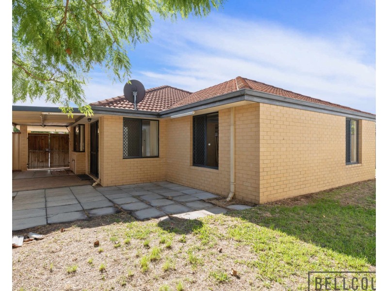 8 Courtland Crescent, Redcliffe WA 6104
