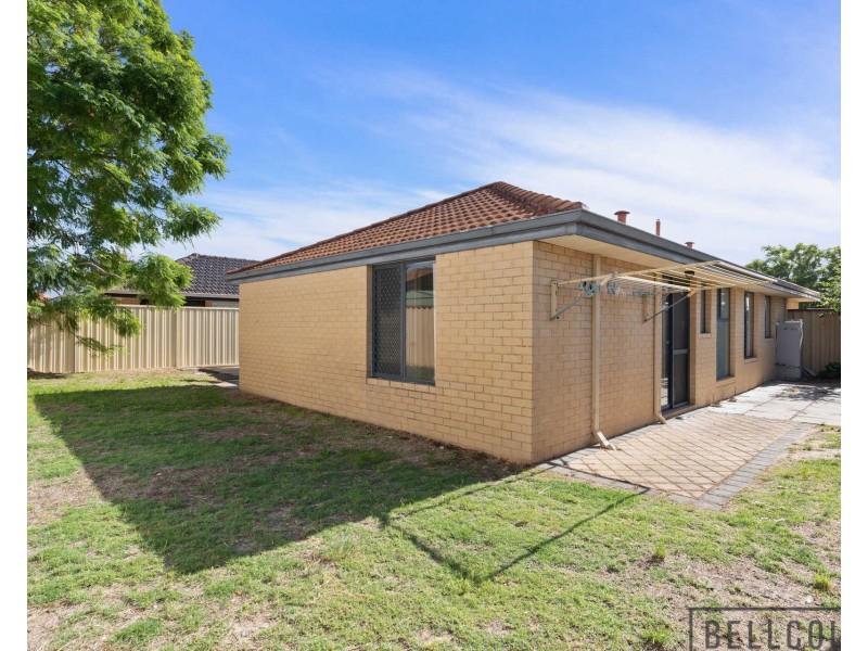 8 Courtland Crescent, Redcliffe WA 6104