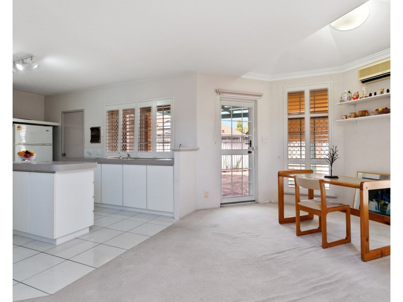 1/61 Lockhart Street, Como WA 6152
