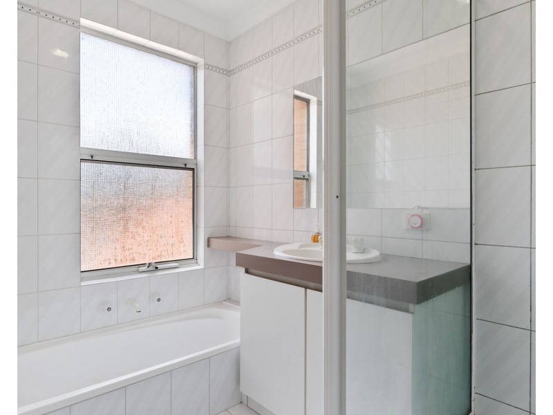 1/61 Lockhart Street, Como WA 6152