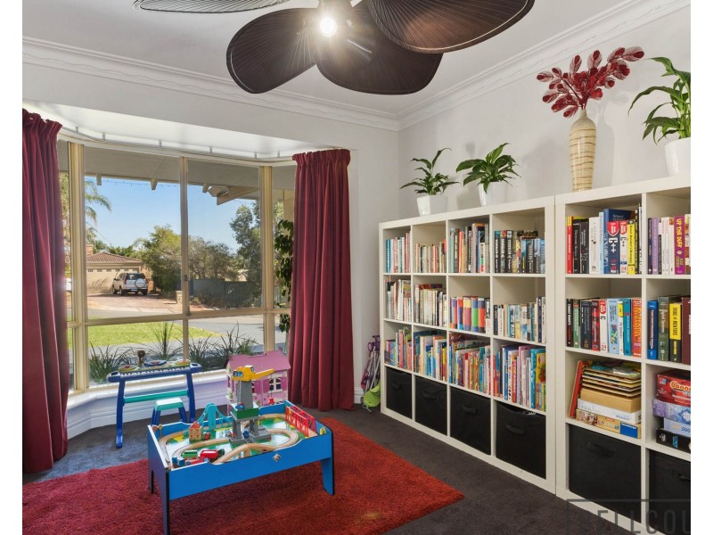 3 Grover Court, Leeming WA 6149