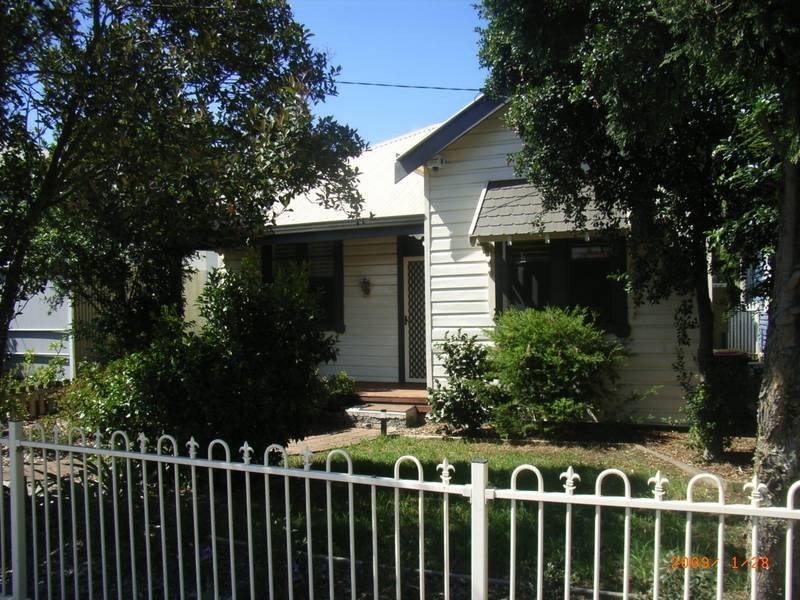 15 Park Street, Hamilton South NSW 2303