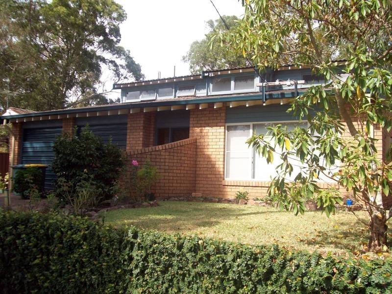 4 KIAH VIEW, Bolton Point NSW 2283