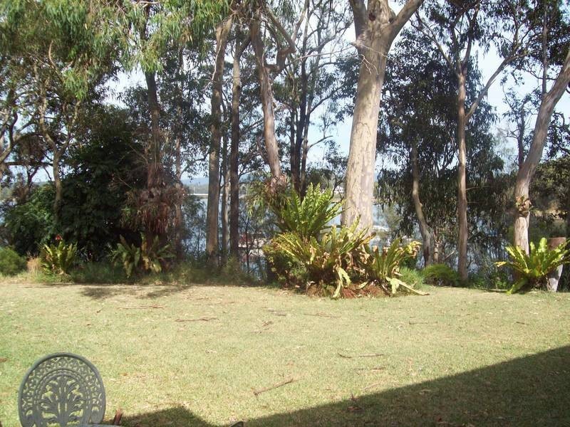 4 KIAH VIEW, Bolton Point NSW 2283