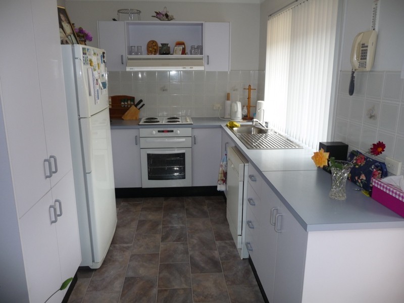 14 Ulverston Way, Lakelands NSW 2282