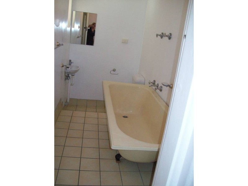 154 PARKWAY AVE, Hamilton South NSW 2303