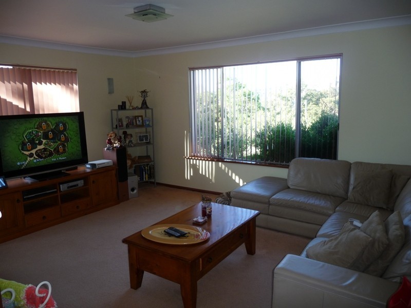 2 Cressington Way, Wallsend NSW 2287