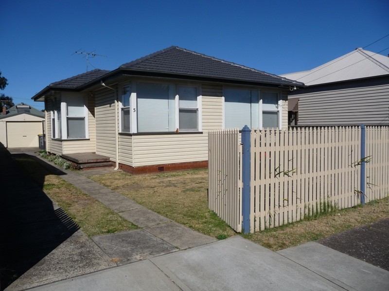 5 Gow Street, Hamilton North NSW 2292