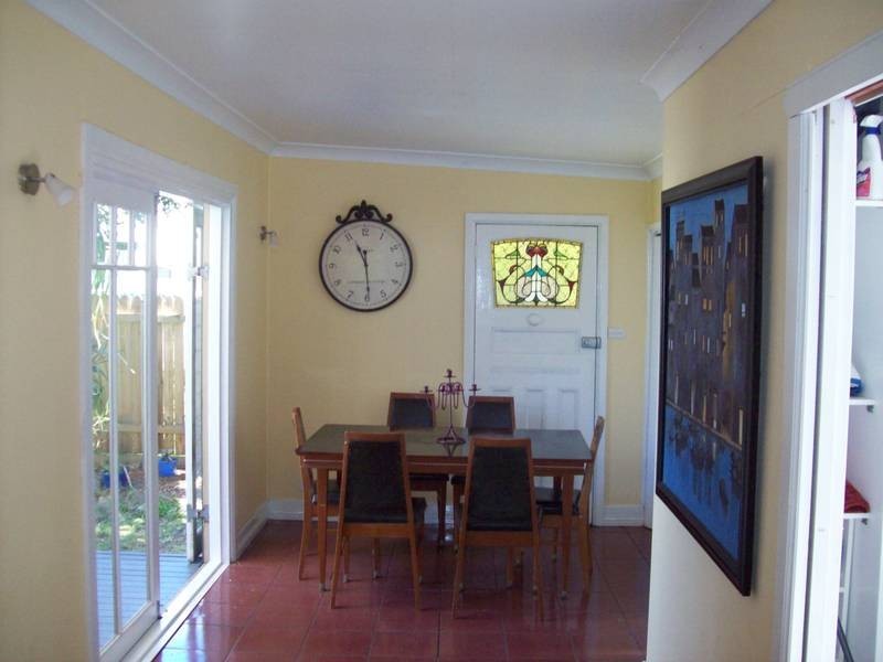 4 LINDSAY STREET, Hamilton NSW 2303