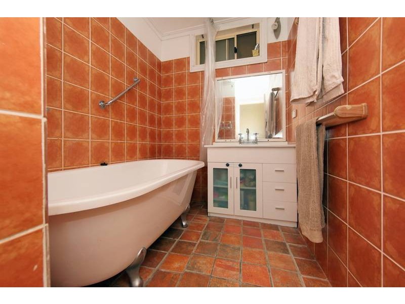 54 Bayview Street, Warners Bay NSW 2282