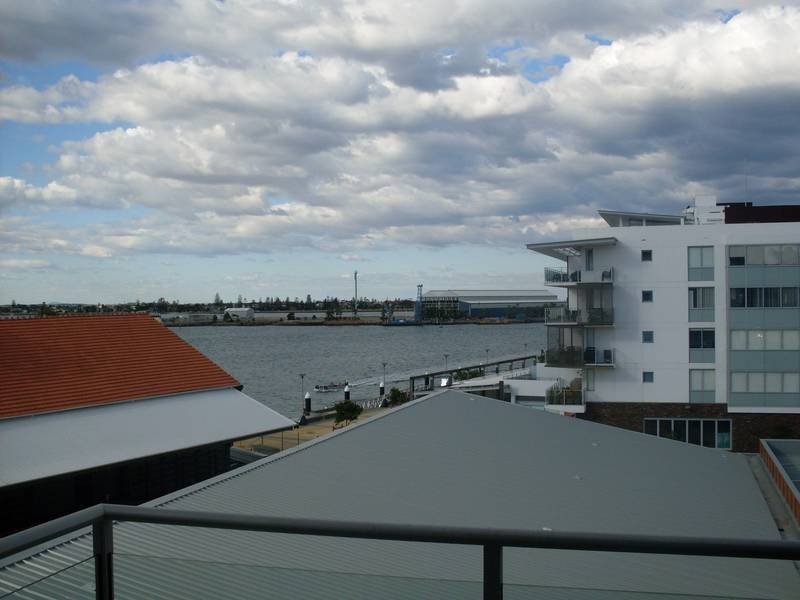 301/15 Honeysuckle Drive, Newcastle NSW 2300