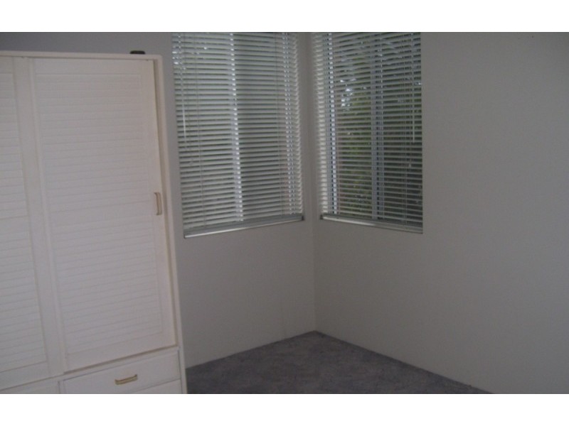 2/10-12 Teramby Road, Hamilton NSW 2303