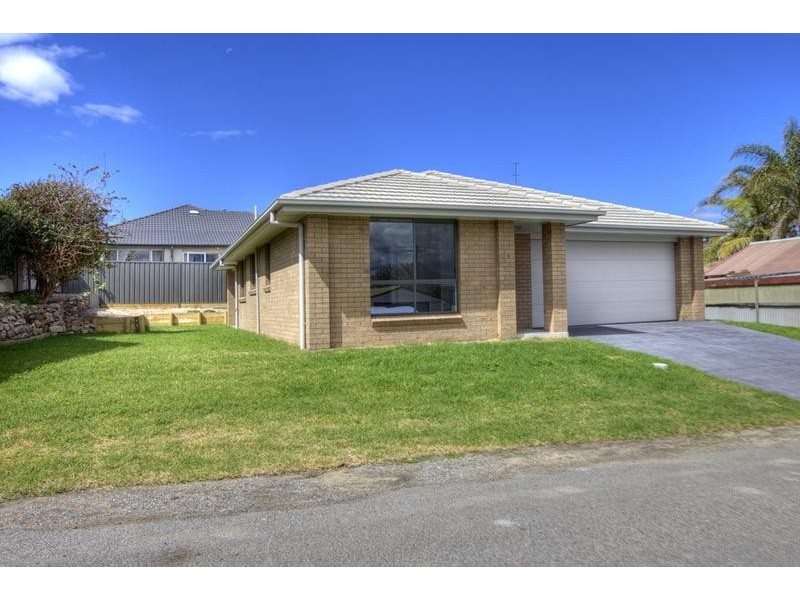 149 Douglas Street, Stockton NSW 2295