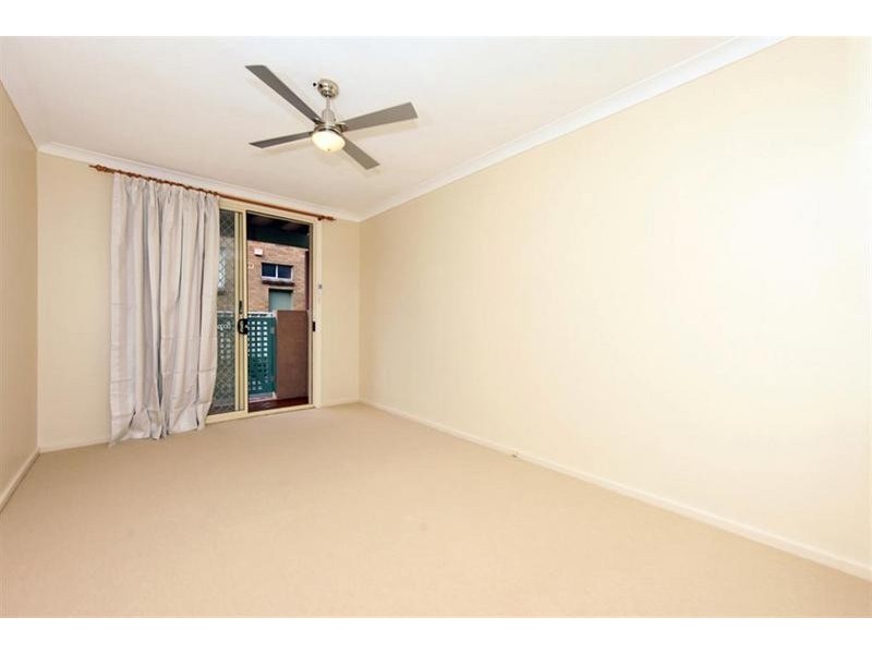 1/18 LIGOURI COURT, Mayfield NSW 2304