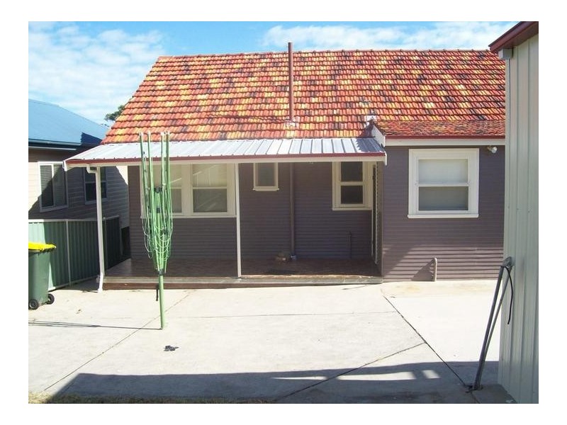 3 MULBINGA ST, Charlestown NSW 2290