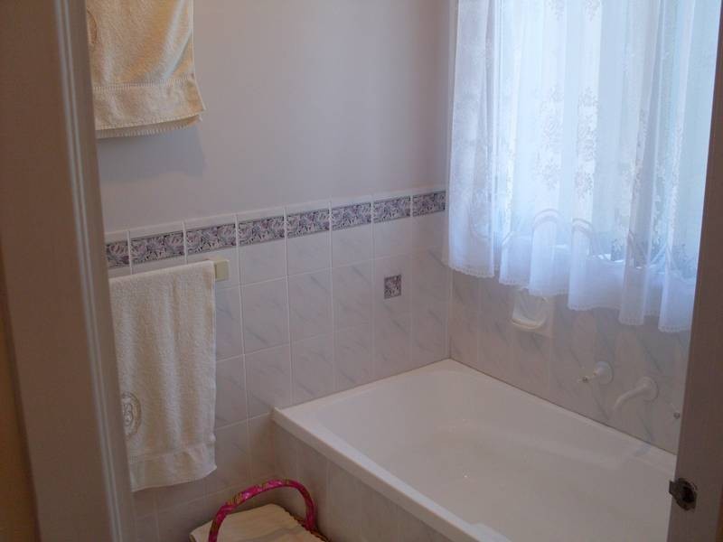 46 FLAMINGO DR, Cameron Park NSW 2285