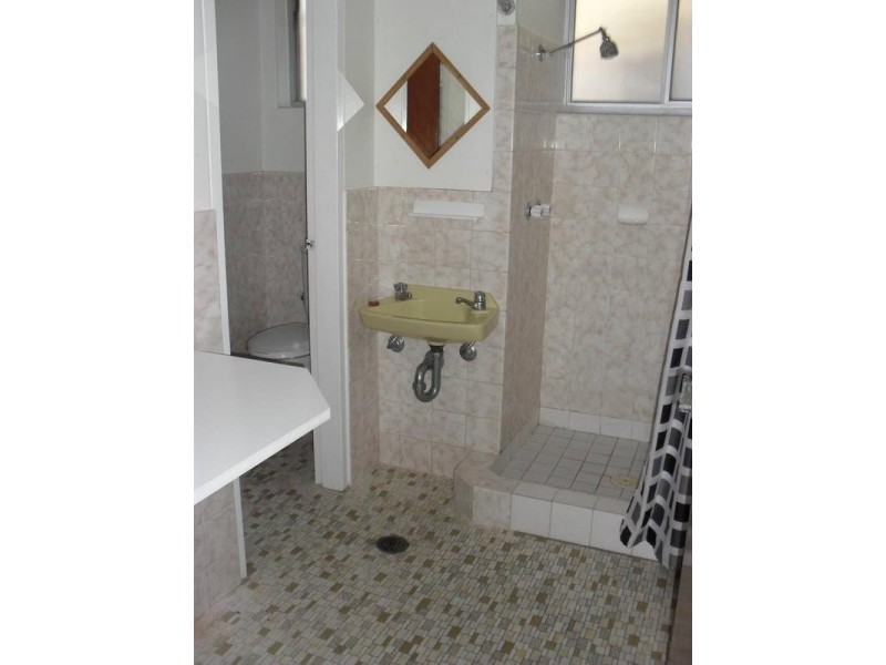 8/33 Nesca Pde, The Hill NSW 2300