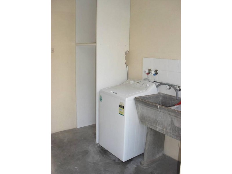8/33 Nesca Pde, The Hill NSW 2300
