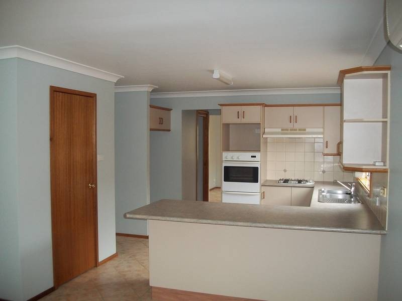 2 ANGALA CRESCENT, Maryland NSW 2287