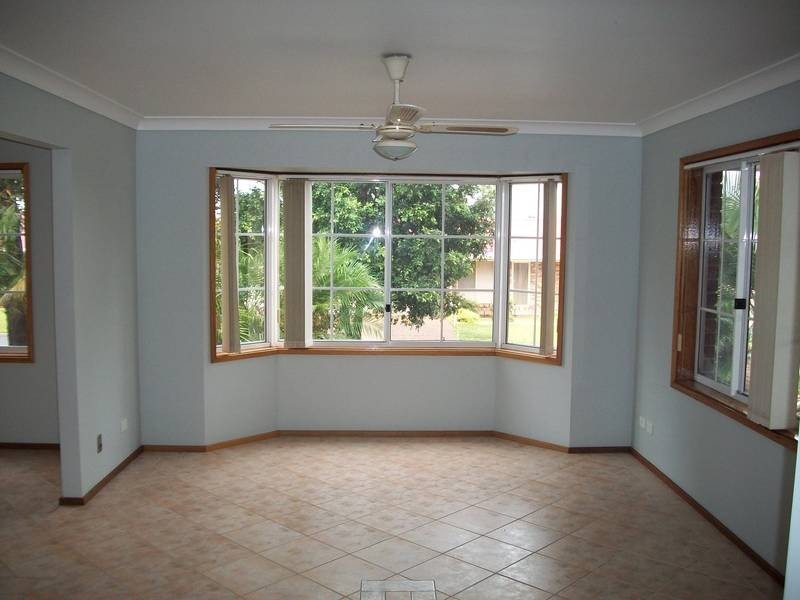 2 ANGALA CRESCENT, Maryland NSW 2287