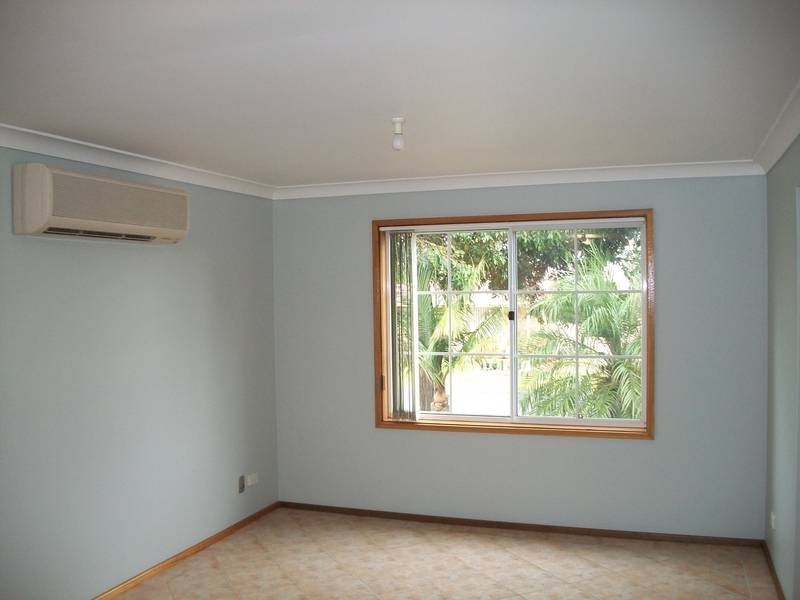 2 ANGALA CRESCENT, Maryland NSW 2287