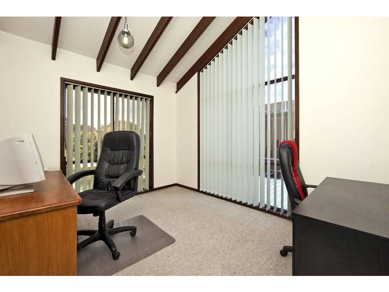 68 Regal Way, Valentine NSW 2280