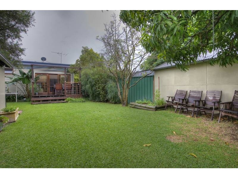 57 BRAYE ST, Mayfield NSW 2304