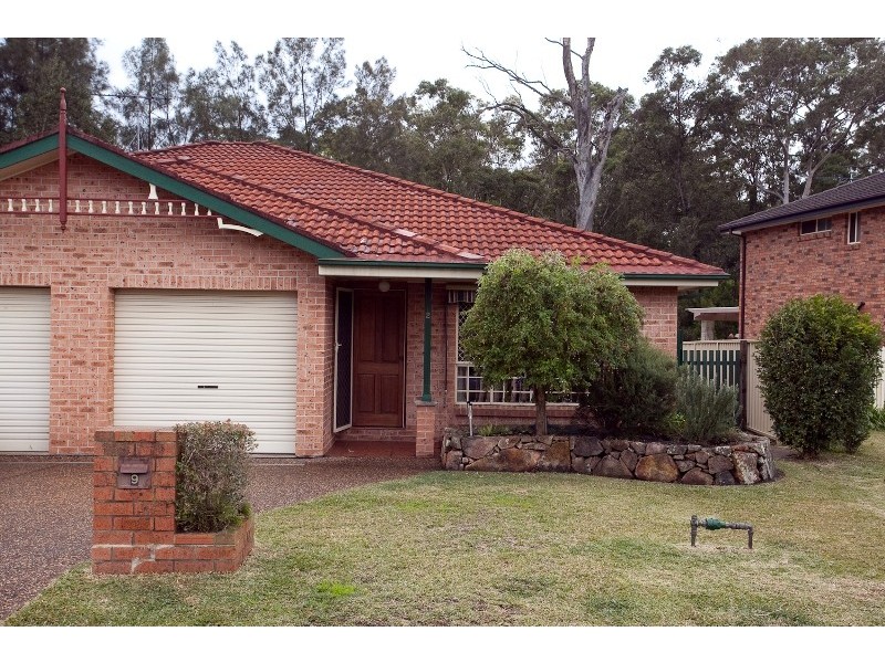 2/9 Excalibur Parade, Valentine NSW 2280