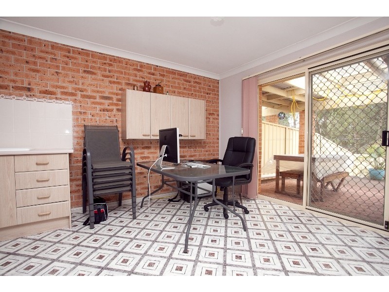 2/9 Excalibur Parade, Valentine NSW 2280