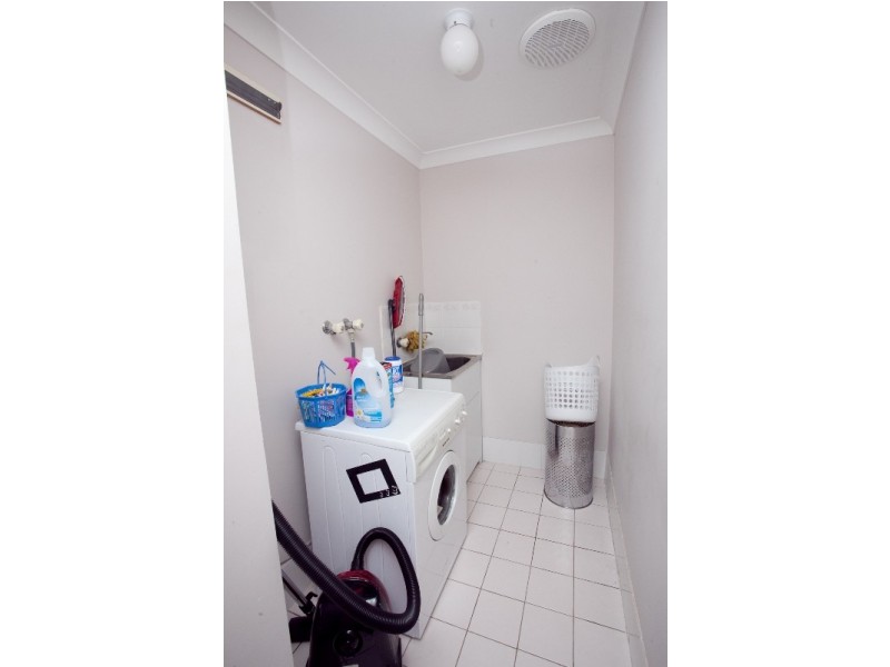 2/9 Excalibur Parade, Valentine NSW 2280